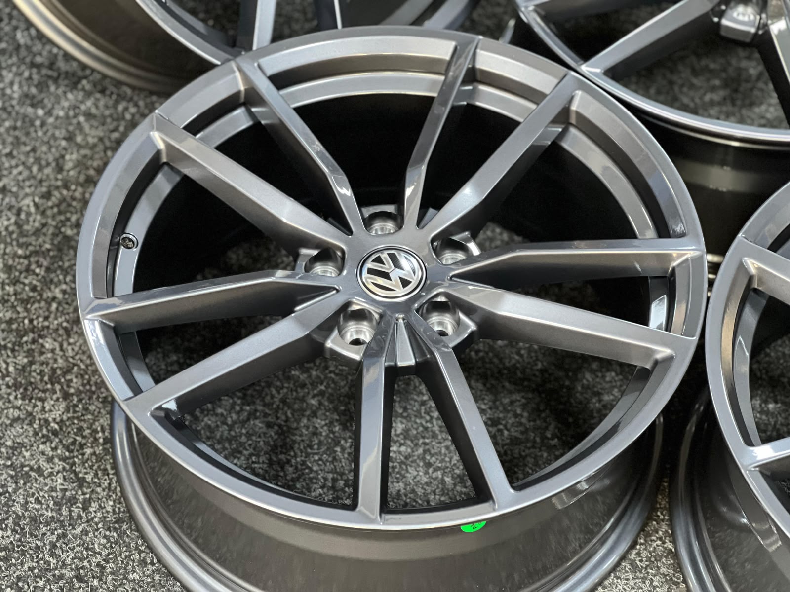 x4 18" 'PRETORIA' Alloy Wheels to fit VW Golf, Caddy, Passat, Jetta, Scirocco etc