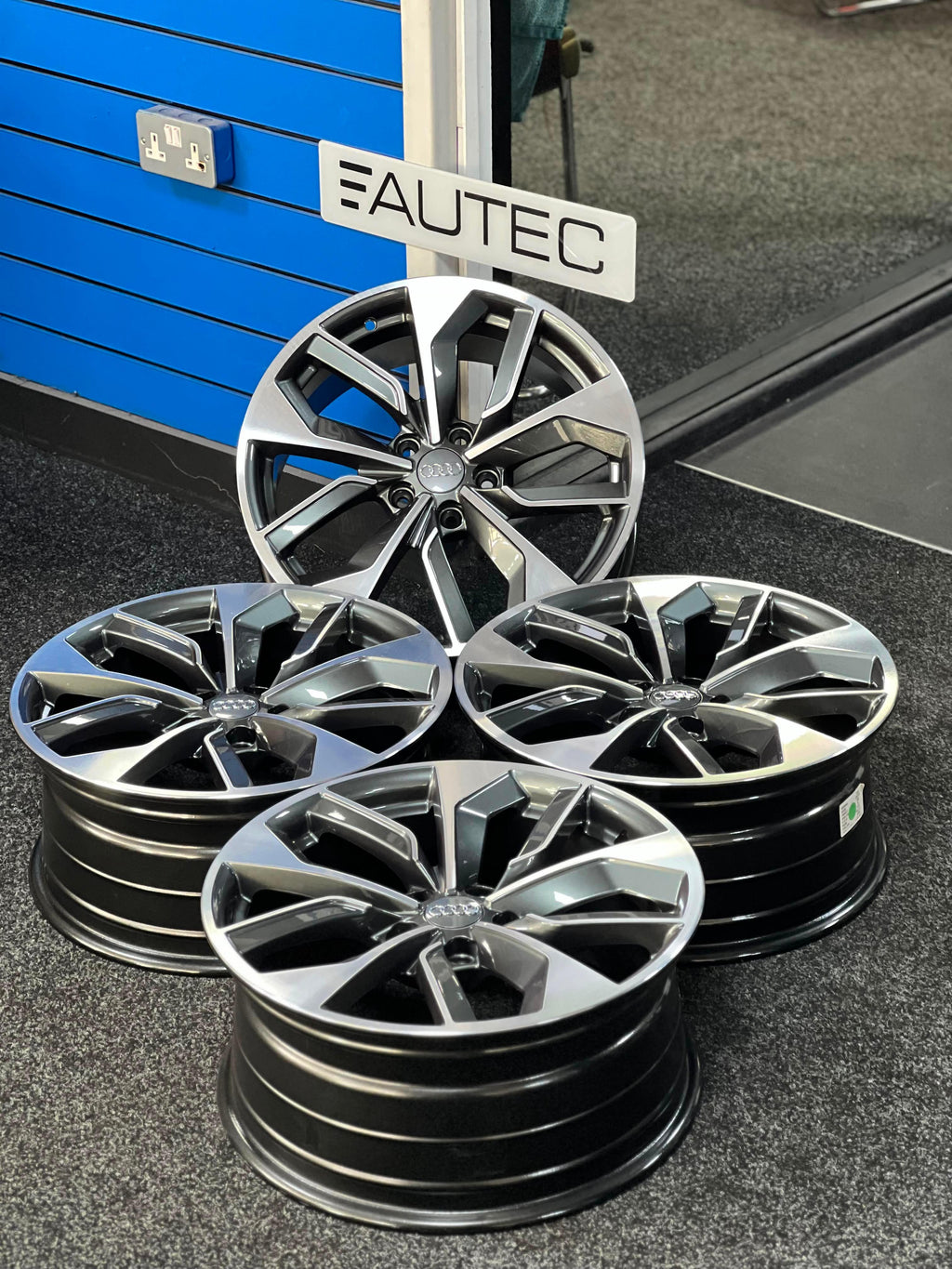 18" NOGARO RS4 Styling Alloy Wheels