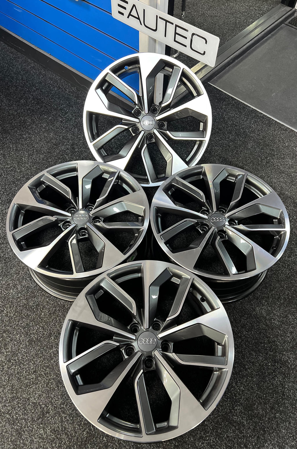 18" NOGARO RS4 Styling Alloy Wheels