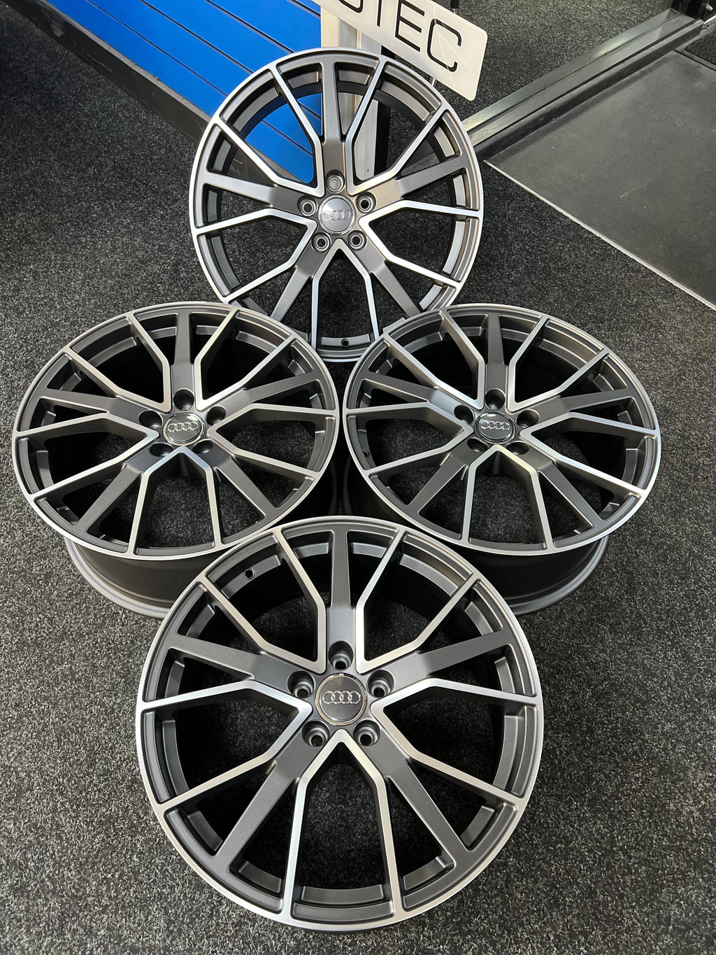 19" VORSPRUNG Performance Styling Alloy Wheels For Audi